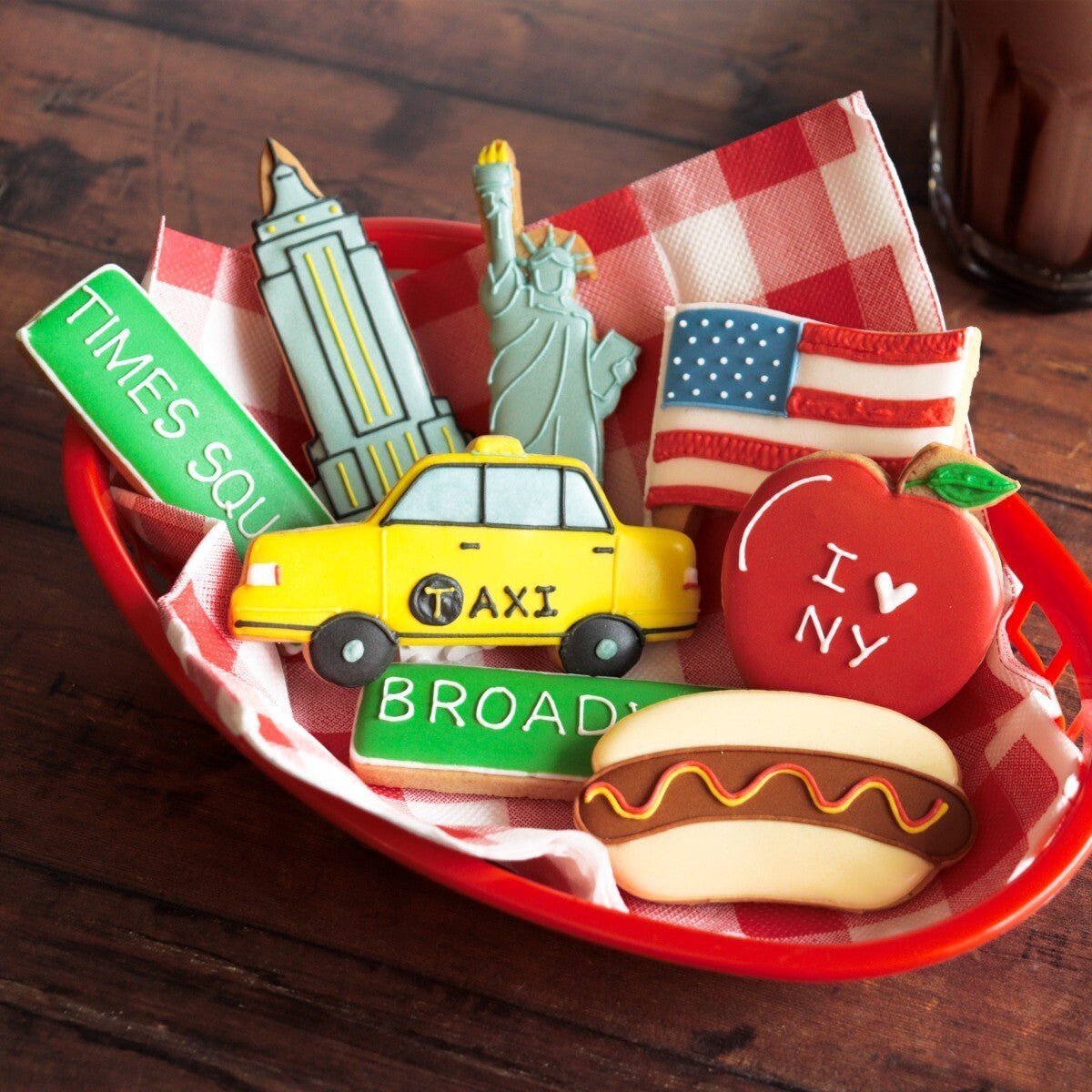 You say cookies, we say biscuits: The difference between cookies and biscuits - Biscuiteers