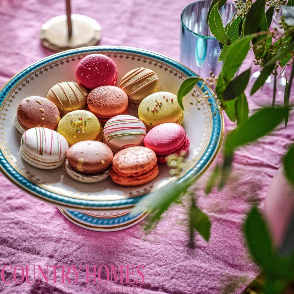 6 Christmas Macarons - Biscuiteers