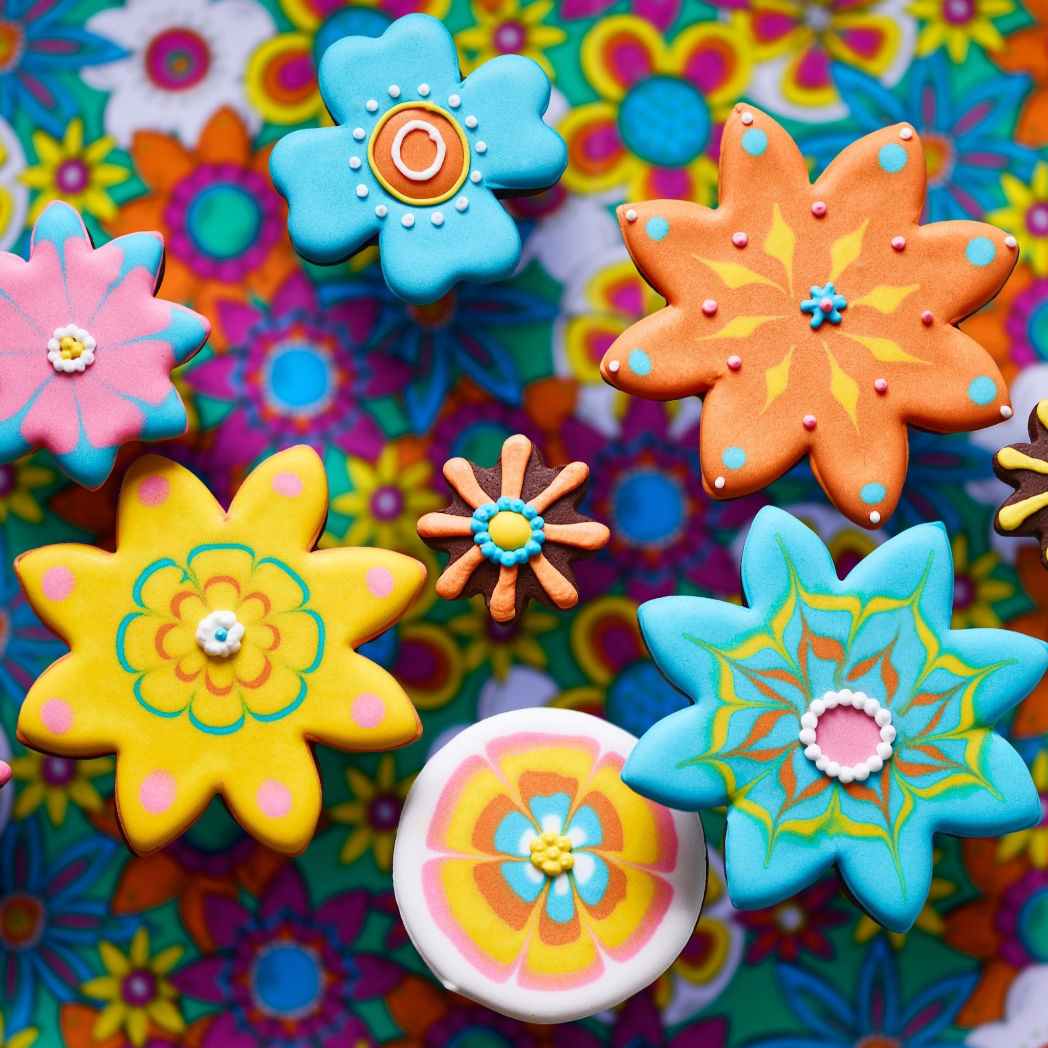Flower Power Biscuit Tin - Biscuiteers